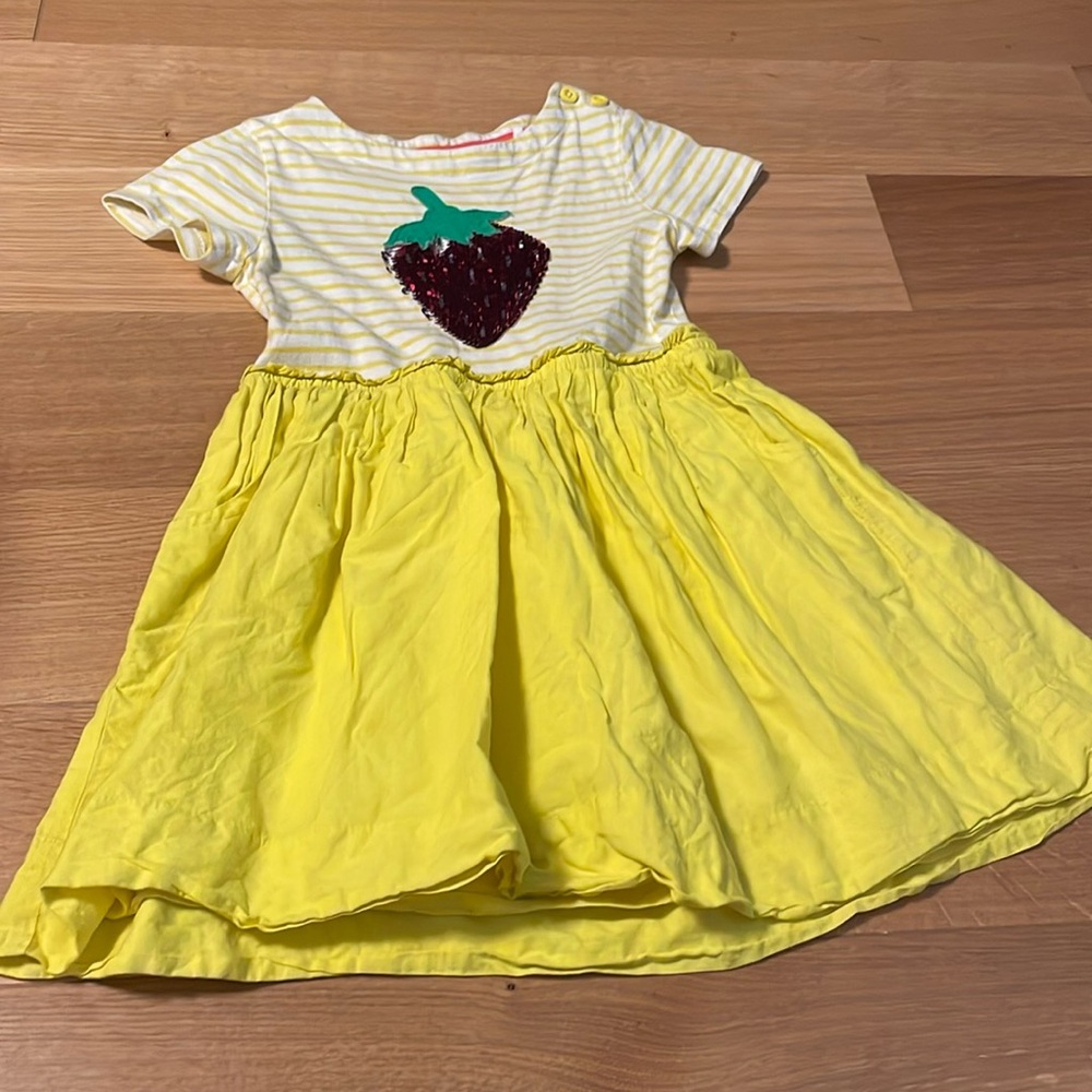 Mini Boden Dress Size 4-5, Strawberry Sequins Flip Colors!